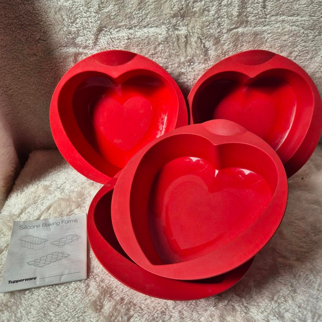 Tupperware hartvormige bakvorm, per stuk:, Huis en Inrichting, Keuken | Tupperware, Gebruikt, Overige typen, Rood, Ophalen of Verzenden