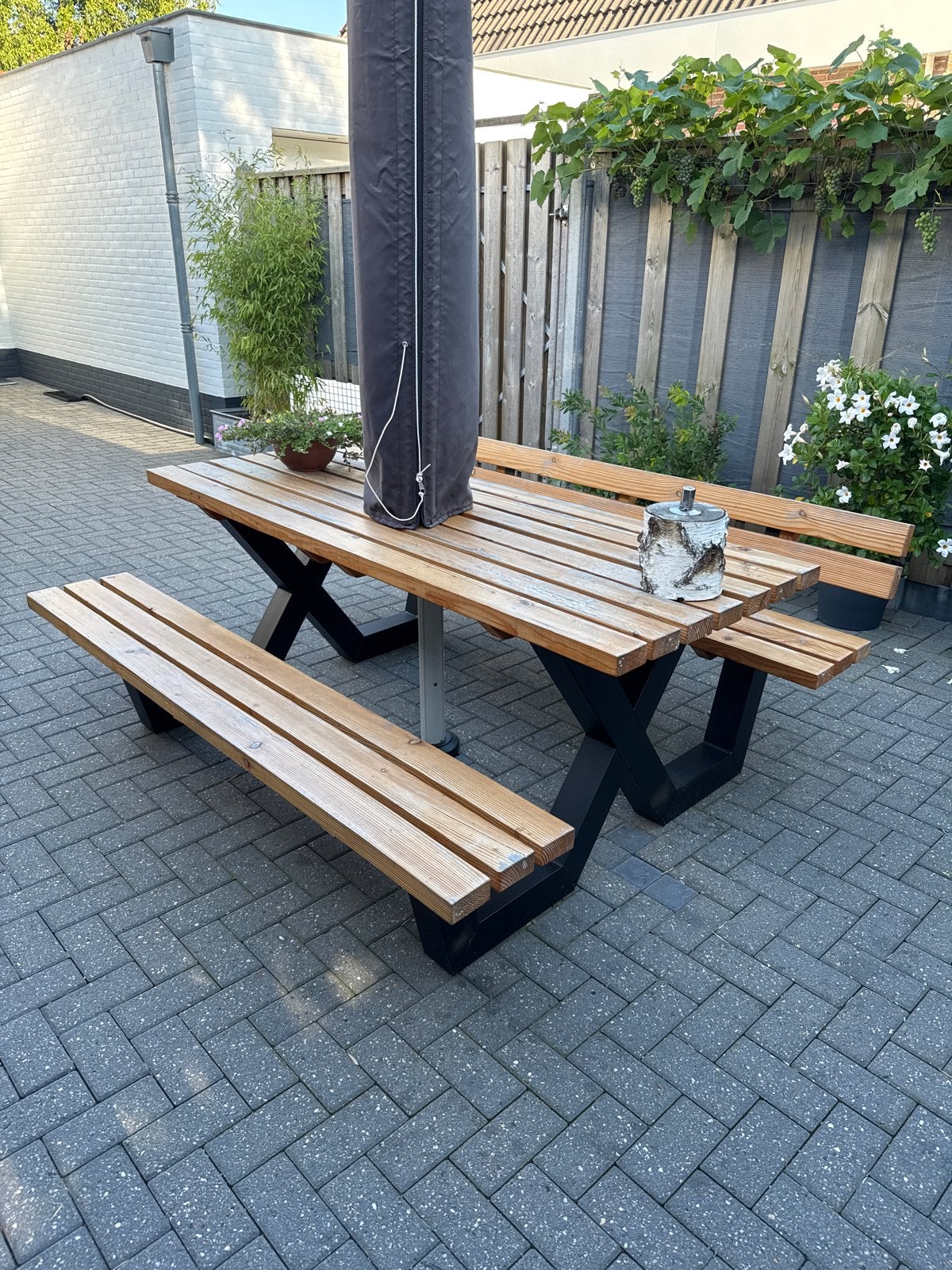 Robuuste picknicktafel met parasolgat - Hout en staal, Ophalen, Gebruikt, Rechthoekig, Hout
