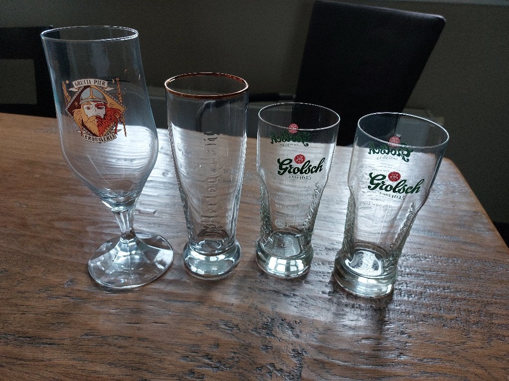 4 bierglazen, Verzamelen, Biermerken, Ophalen, Zo goed als nieuw, Glas of Glazen, Overige merken