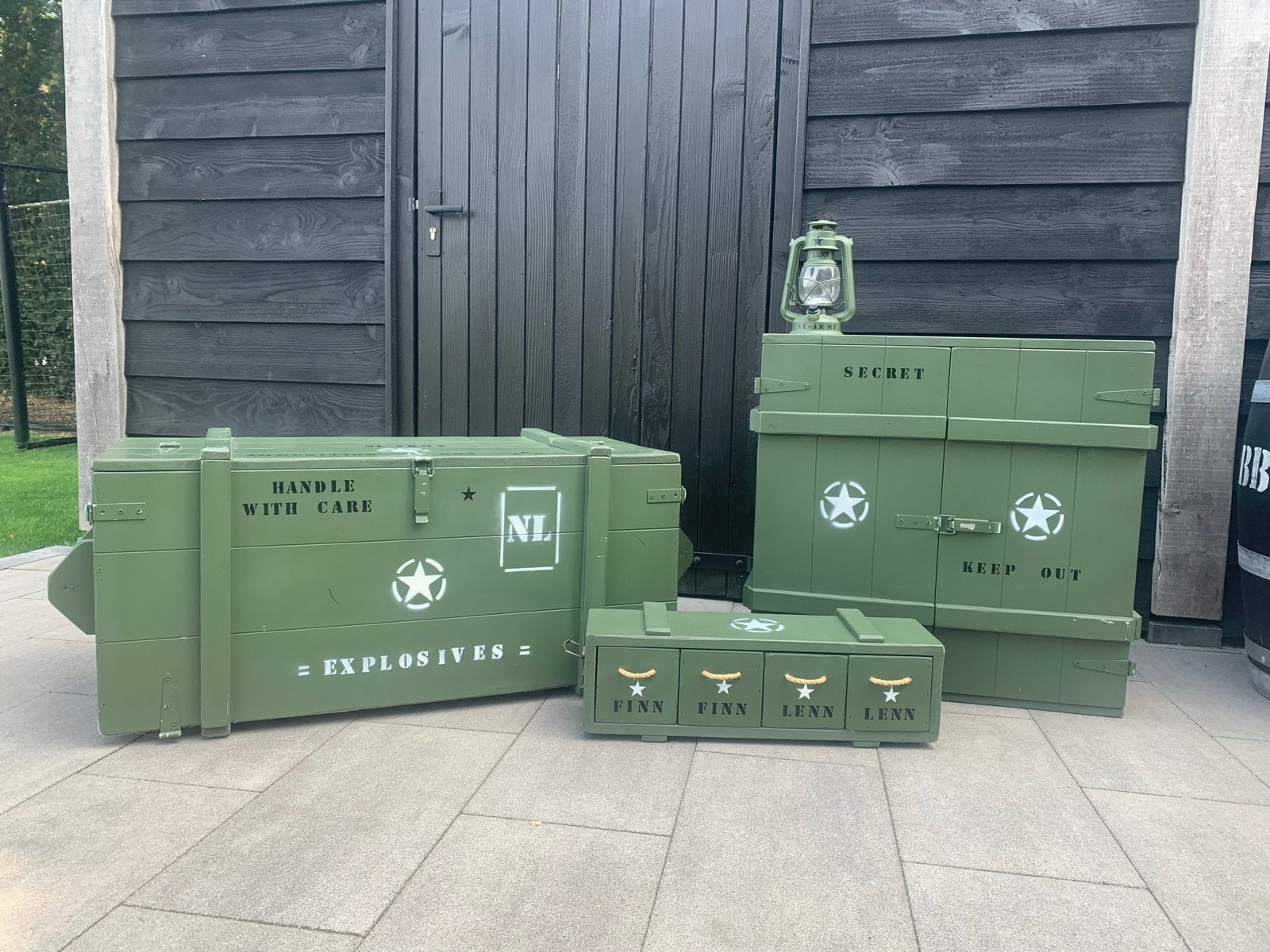 Set van 3 militaire kisten en lantaarn, Huis en Inrichting, Woonaccessoires | Kisten, Ophalen, 50 – 75, Gebruikt, 50 tot 100 cm