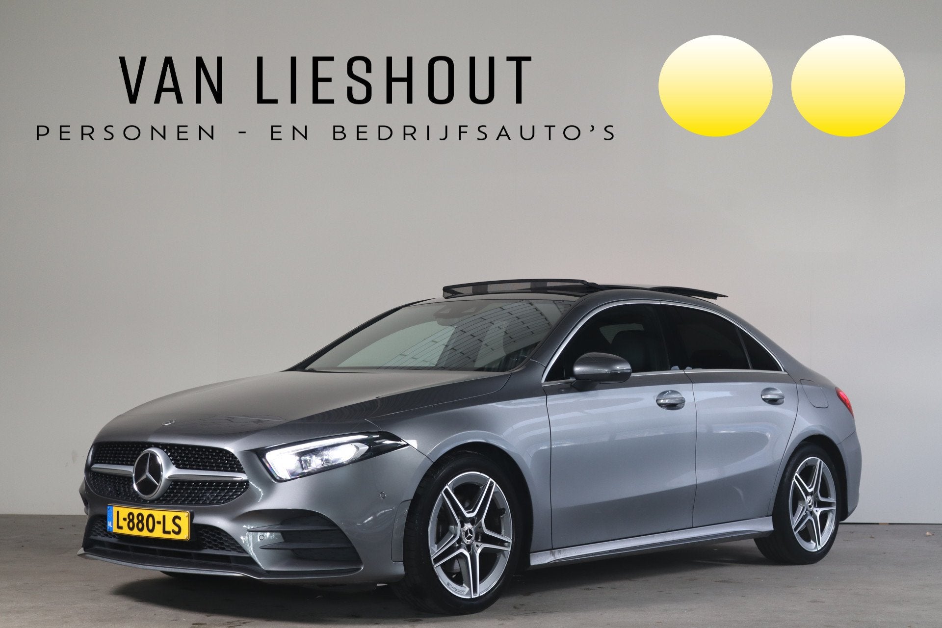 Mercedes-Benz A-Klasse 200 Business Solution AMG NL- Auto! A, Auto's, Mercedes-Benz, Gebruikt, Euro 6, 1290 kg, Origineel Nederlands
