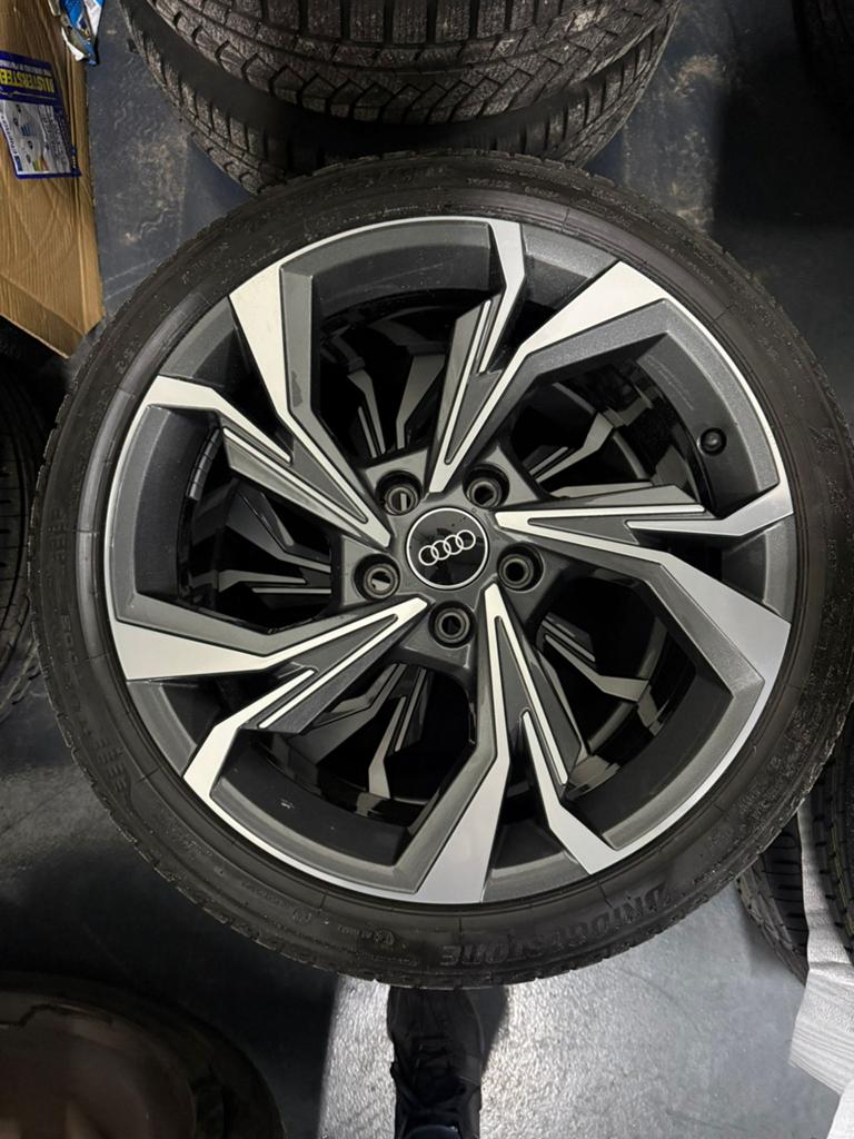Originele Audi A3 18 inch y vorm velg 5x112, Auto-onderdelen, Banden en Velgen, 18 inch, Gebruikt, Banden en Velgen, Personenwagen