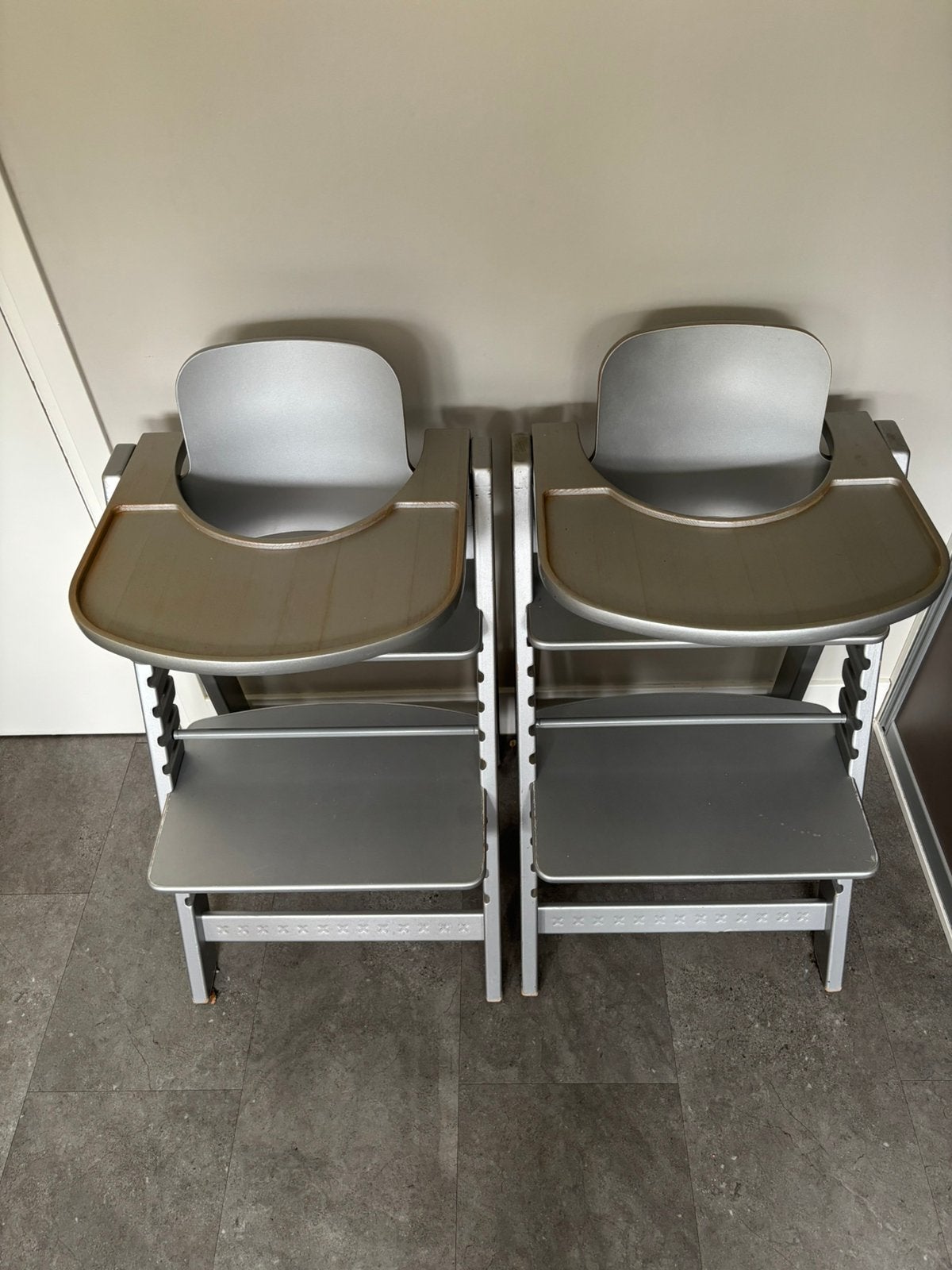 Twee grijze kinderstoelen, Ophalen, Gebruikt, Overige typen
