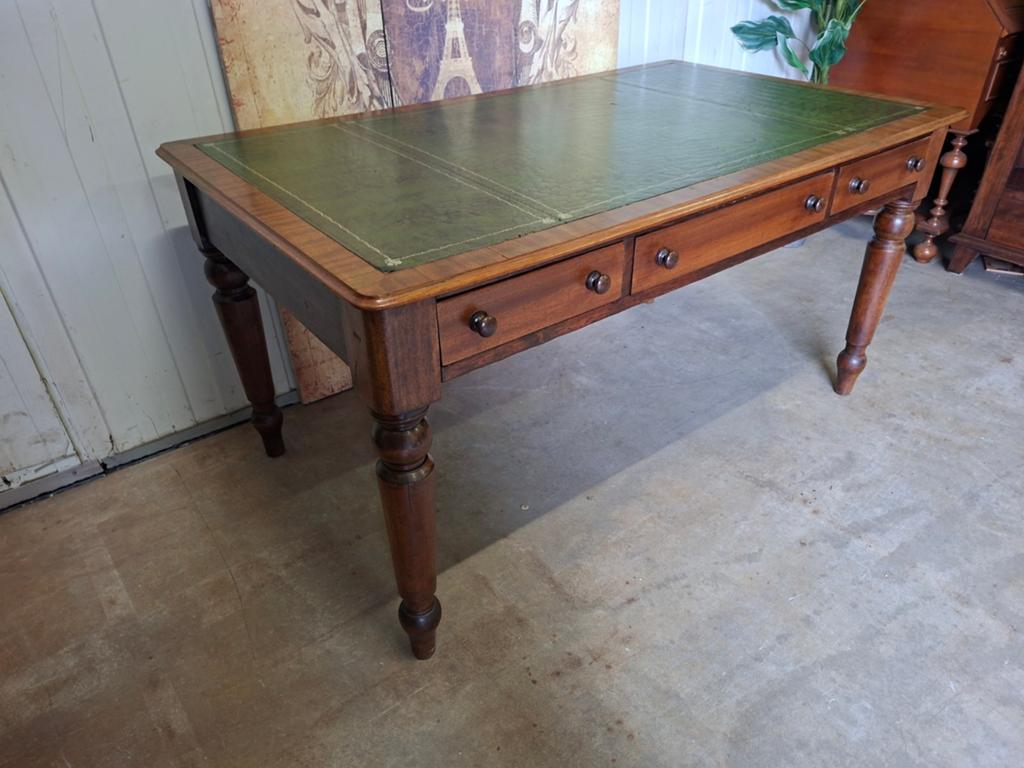 Antieke Engelse schrijftafel, desk bureau met lades en ingel, Ophalen of Verzenden