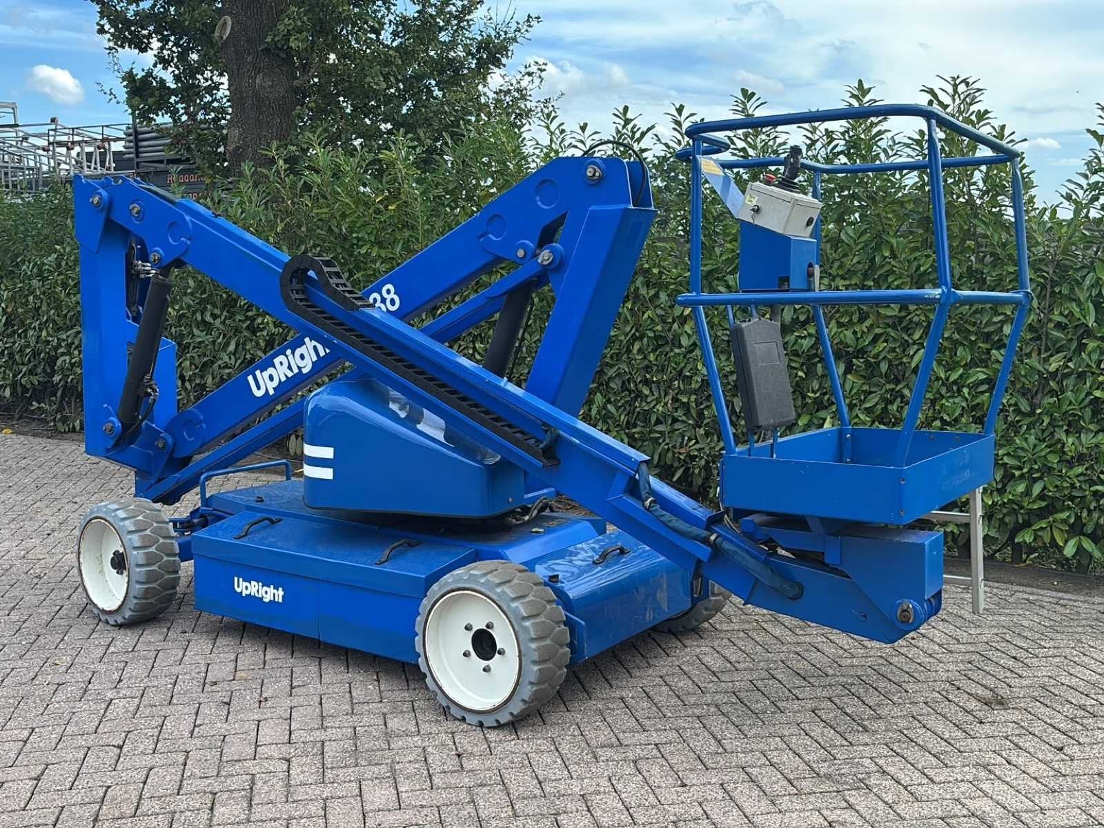 Upright AB38 Hoogwerker