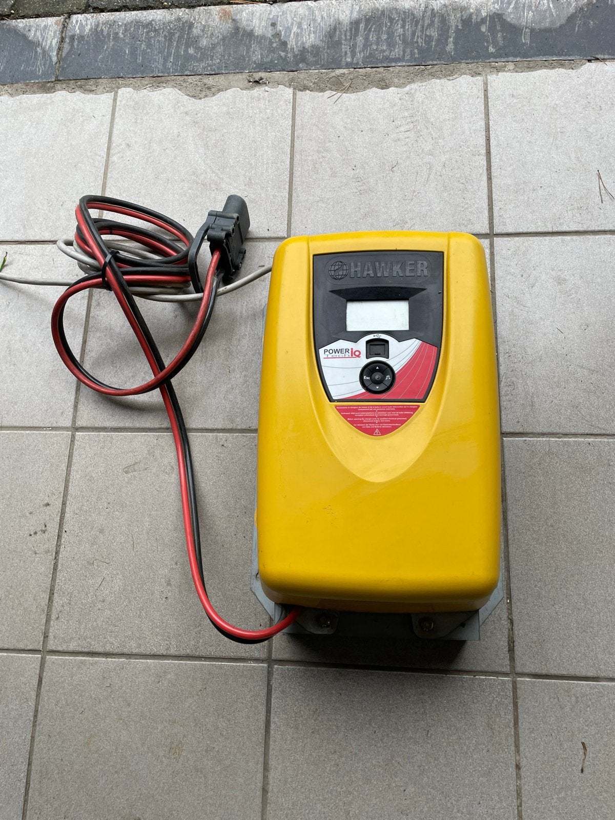 Hawker PowerIQ 24V 50A Acculader, Ophalen, Gebruikt, Transportkar