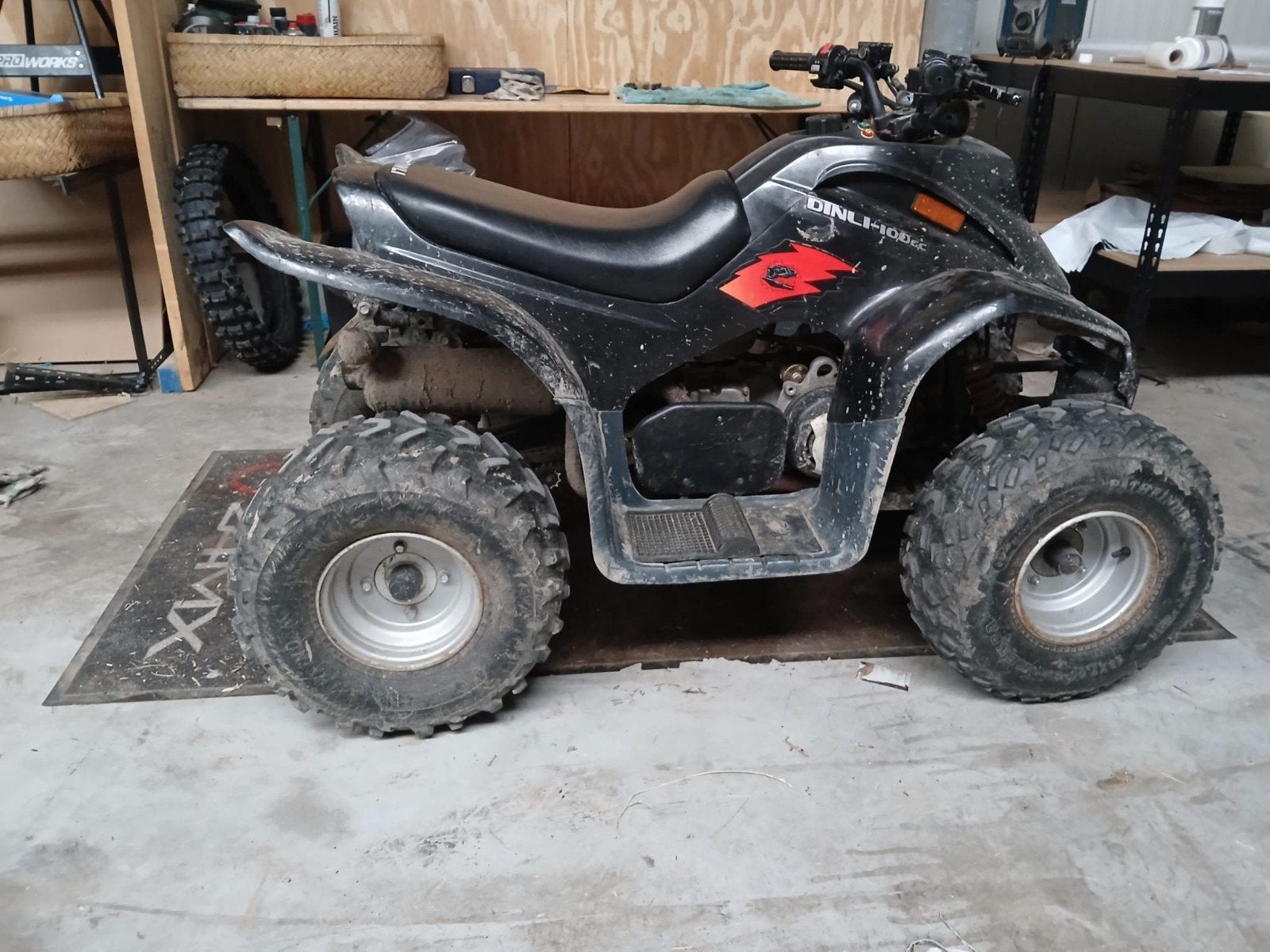 Dinli 100cc Quad - Zwart, Goede Staat, 1 cilinder, 11 kW of minder