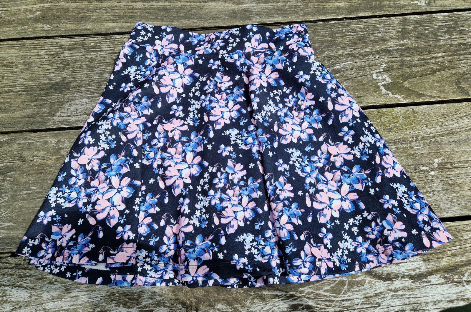 Rok zwart met bloemen maat S nieuw, Kleding | Dames, Zwart, Nieuw, Ophalen of Verzenden, Maat 36 (S)