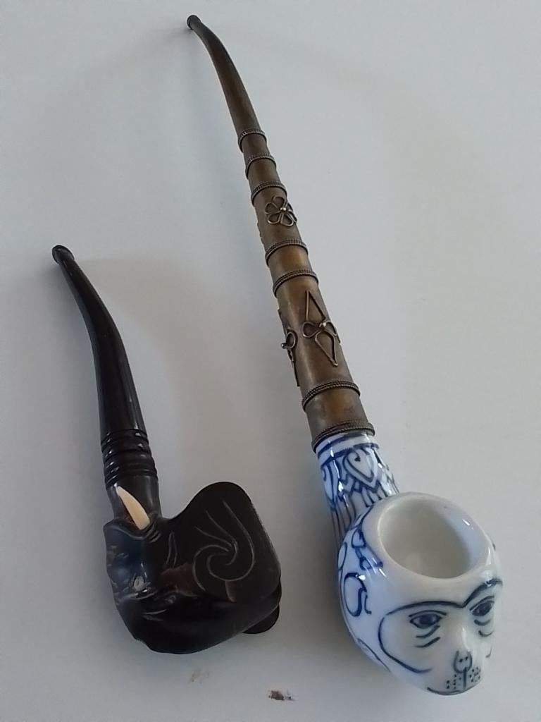 Twee mooie apparte pijpen, Verzamelen, Rookartikelen, Aanstekers en Luciferdoosjes, Ophalen of Verzenden, Zo goed als nieuw, (Water)pijp