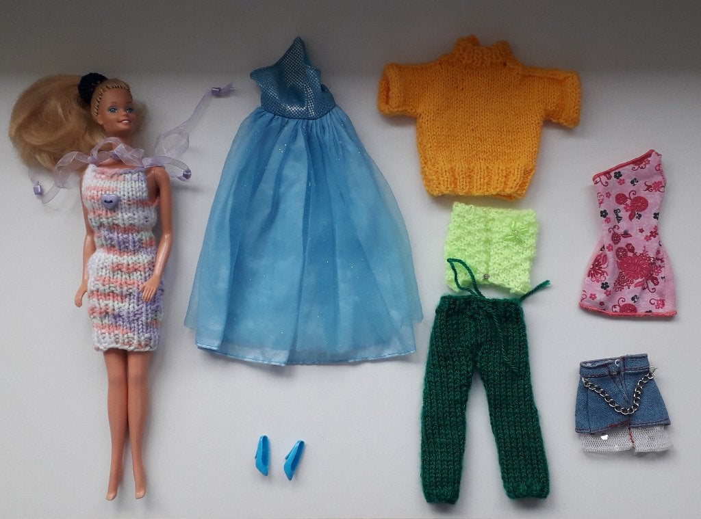 Barbie set waaronder met de hand gemaakte nieuwe kleding 04, Ophalen of Verzenden, Zo goed als nieuw, Barbie