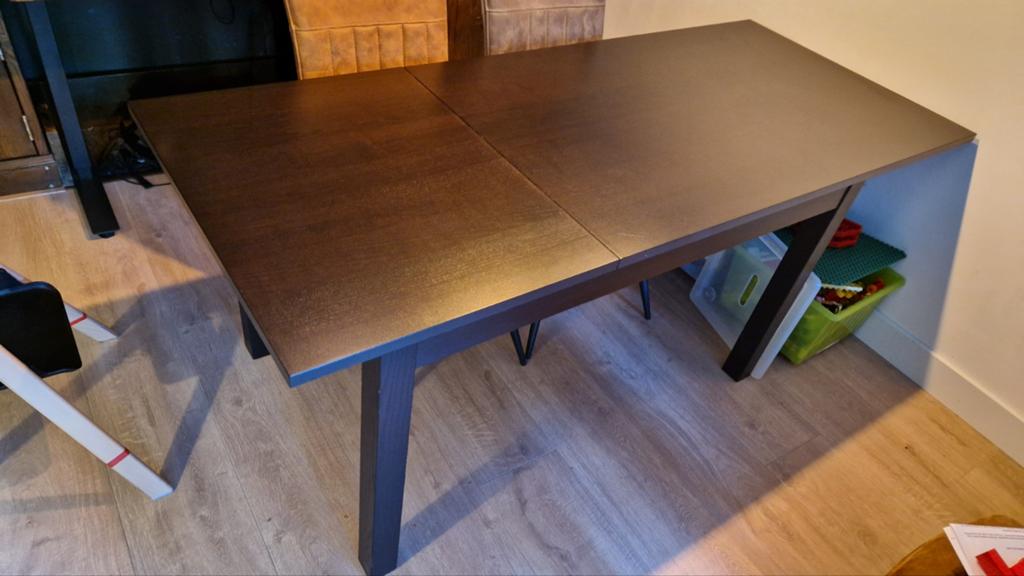 Zwarte uitbreidbare eettafel Laneberg Ikea, Huis en Inrichting, Tafels | Eettafels, Ophalen, Gebruikt, 100 tot 150 cm, 50 tot 100 cm