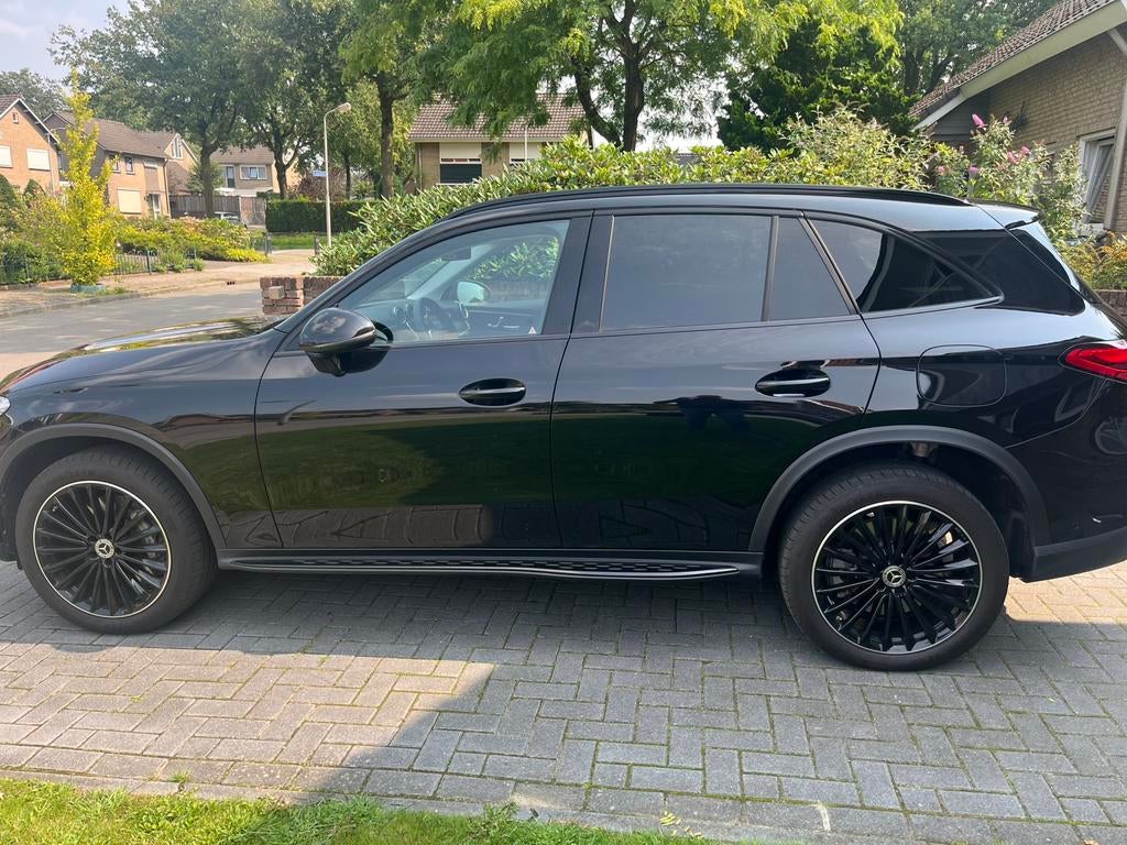 Mercedes-Benz GLC 300 e 313pk 4MATIC 9G-TRONIC 2023 Zwart, Auto's, Automaat, Zwart, 4 cilinders, Zwart