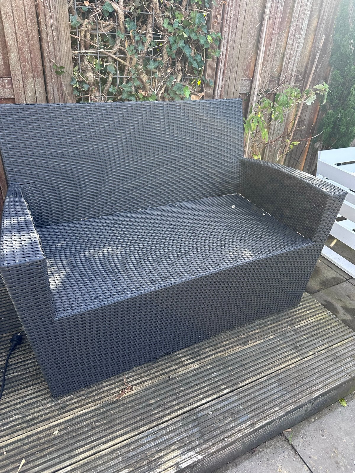 Wicker Tuinbankje met Tafeltje/Voetenbankje - Moet weg!, Tuin en Terras, Ophalen, Gebruikt, Wicker