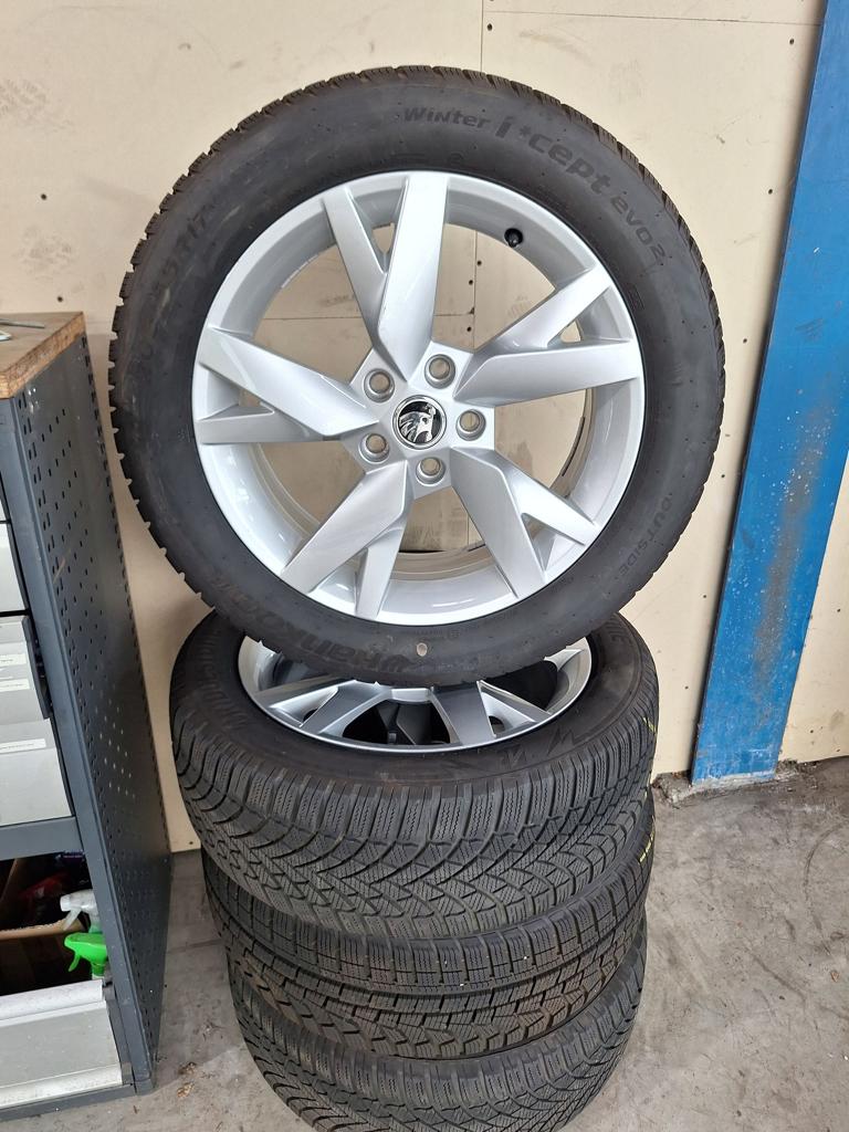 Skoda Octavia Winterset 17 Inch Origineel, Auto-onderdelen, Banden en Velgen, Ophalen, Gebruikt, -, -
