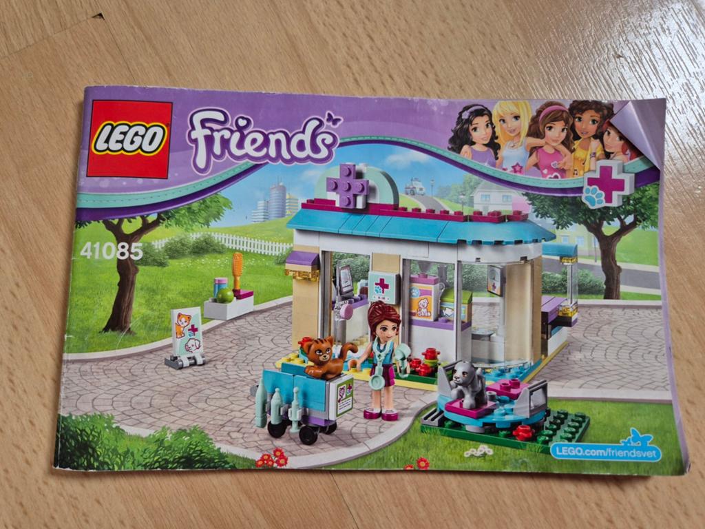 LEGO Friends Dierenkliniek 41085, Ophalen of Verzenden, Zo goed als nieuw, Overige merken