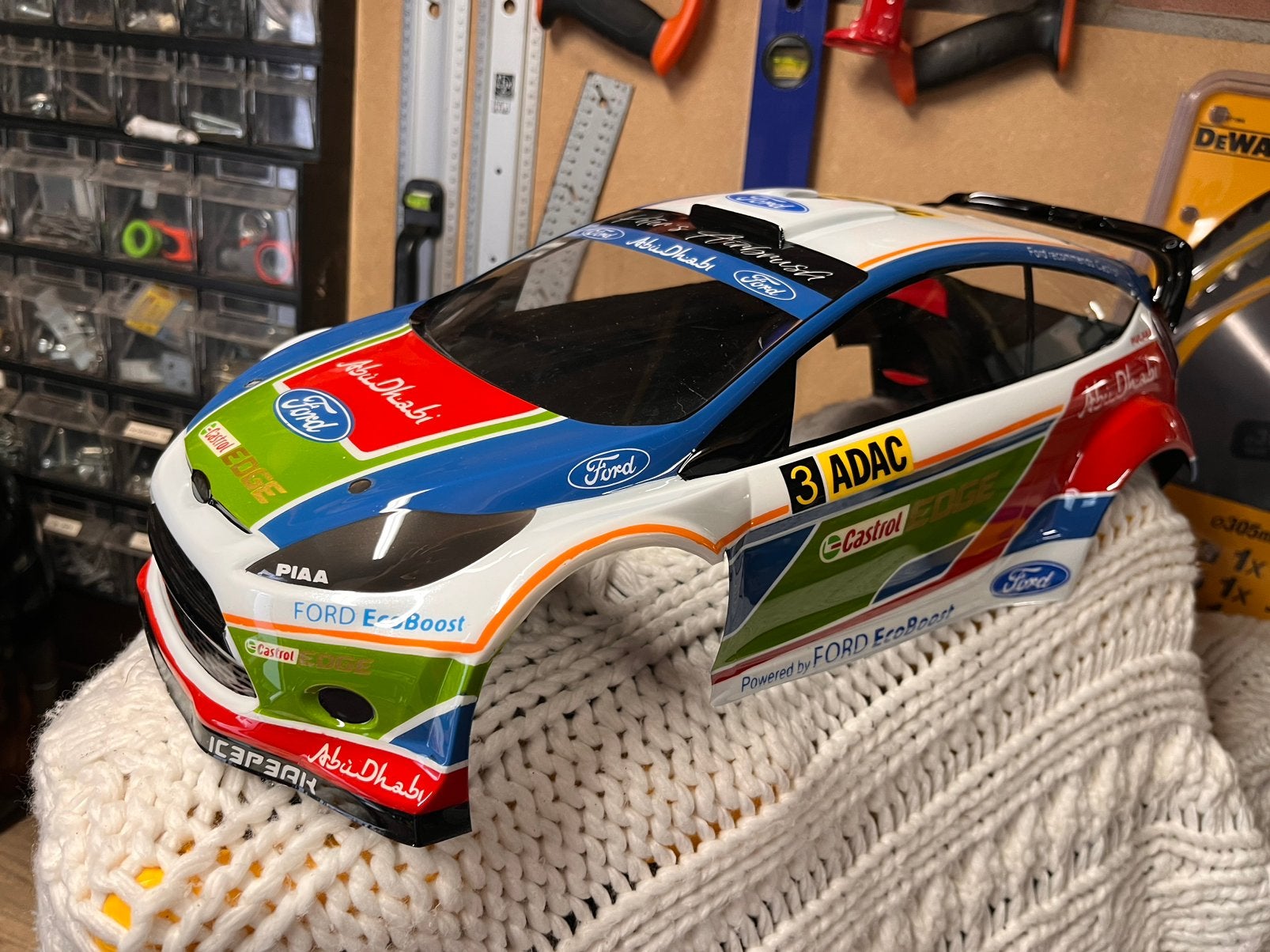 Hpi wr8 originele body is abu dhabi versie gespoten, Ophalen of Verzenden, Nieuw, Schaal 1:8, Onderdeel