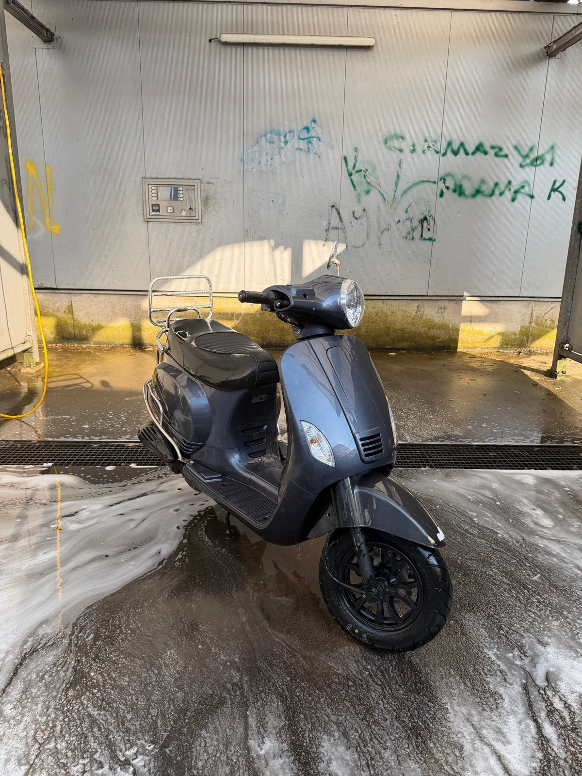 Killerbee VXL 2021, Fietsen en Brommers, Overige merken, Ophalen of Verzenden, Zo goed als nieuw, Benzine