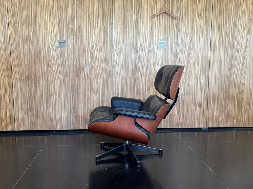 Vitra Eames Lounge Chair - Kersen Hout & Zwart Leder, Ophalen, Gebruikt, Hout, 50 tot 75 cm
