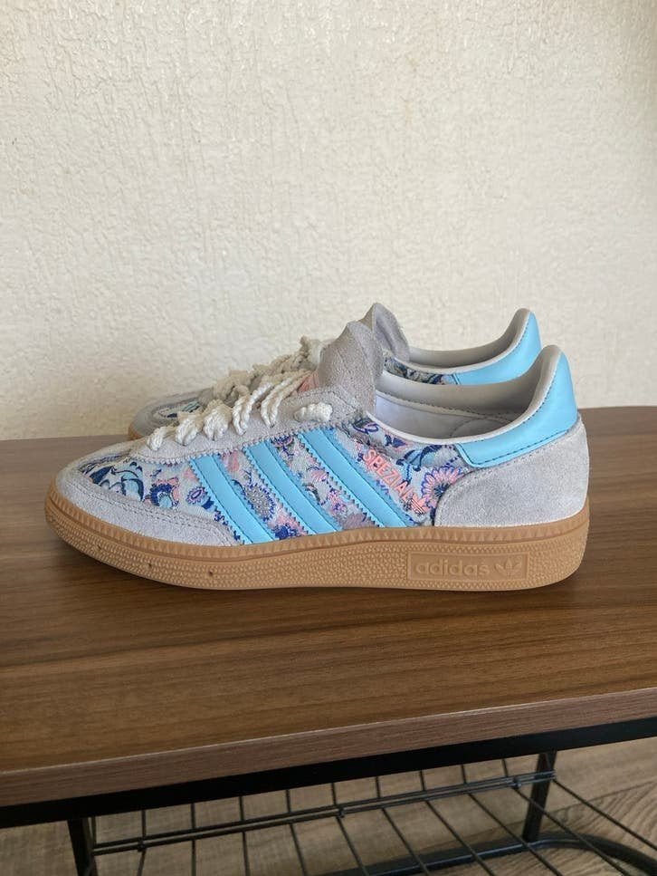 Adidas Handball Spezial sneakers met bloemenprint, Blauw, Ophalen of Verzenden, Sneakers of Gympen, Gedragen