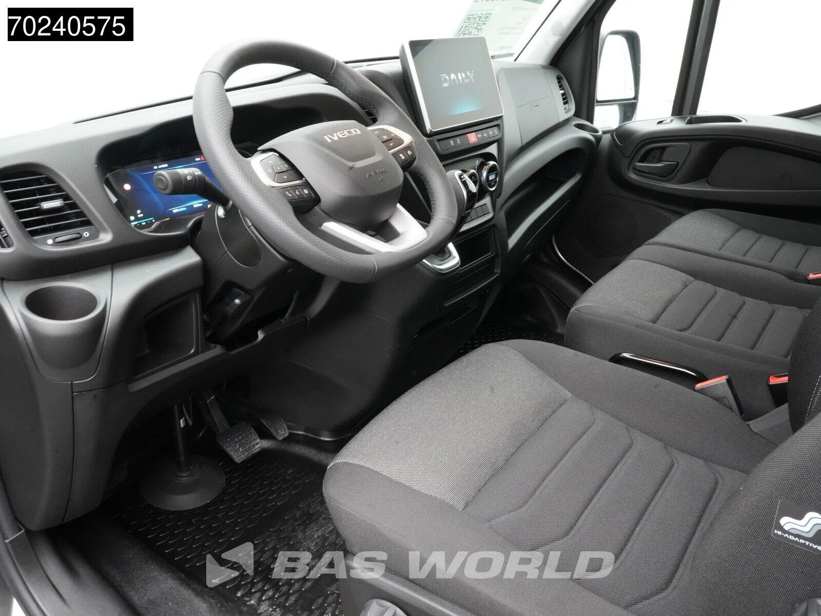 Iveco Daily 35C18 BPM VRIJ! 3.0L Automaat L3H2 180PK Dubbell, Auto's, Bestelauto's, Automaat, Stof, Euro 6, 4 cilinders