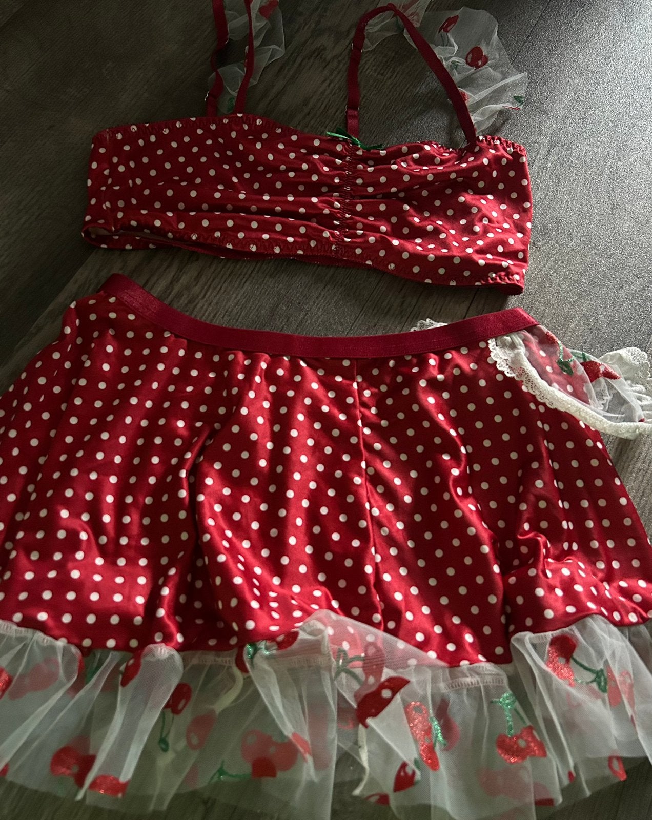 Kersen setje rood, maat L, Ophalen of Verzenden, Nieuw, Maat 42/44 (L)