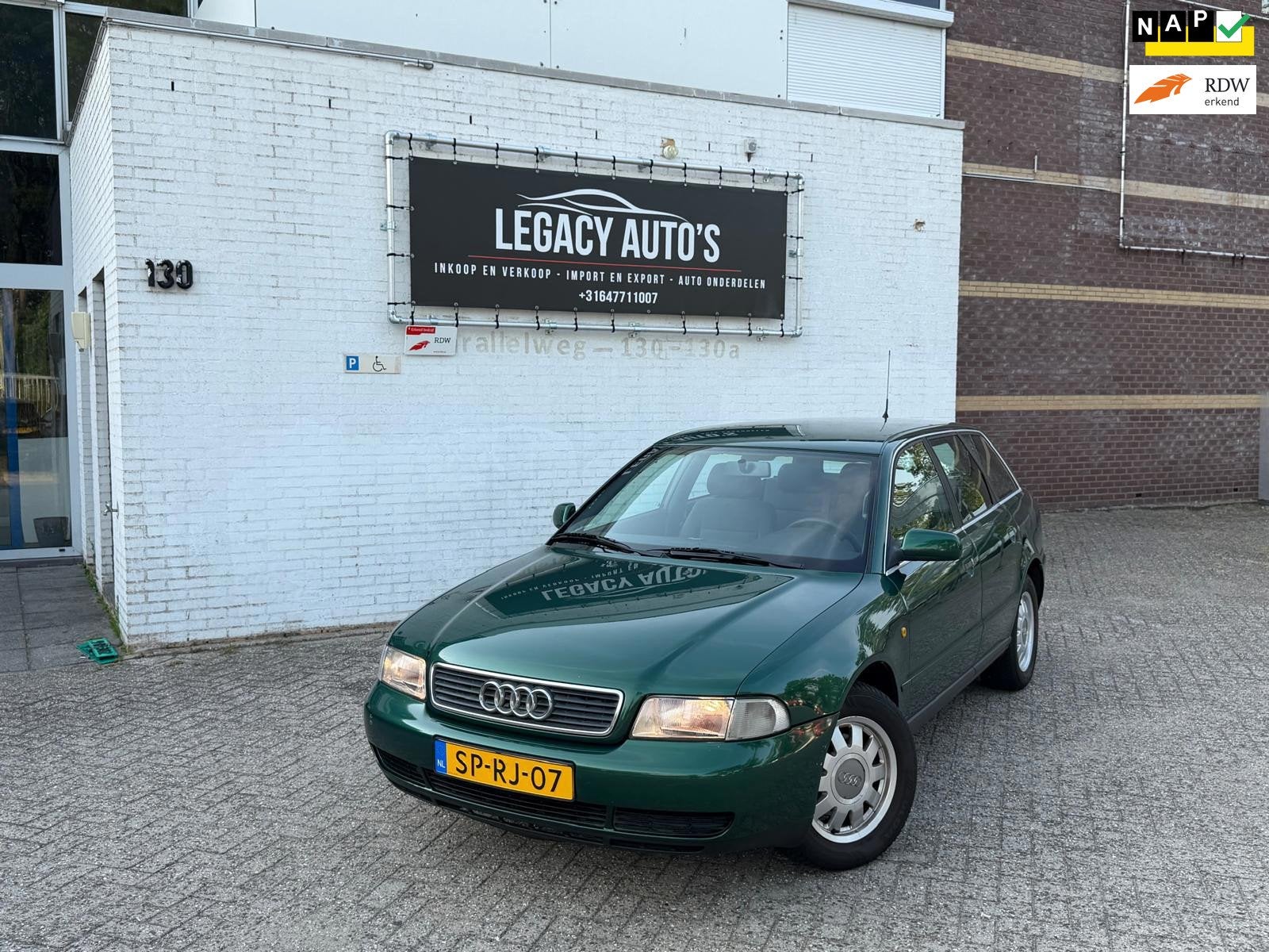 Audi A4 Avant 1.8 5V Advance - UNIEK - RIJDT & SCHAKELT GOED, Auto's, Gebruikt, Zwart, 4 cilinders, A4