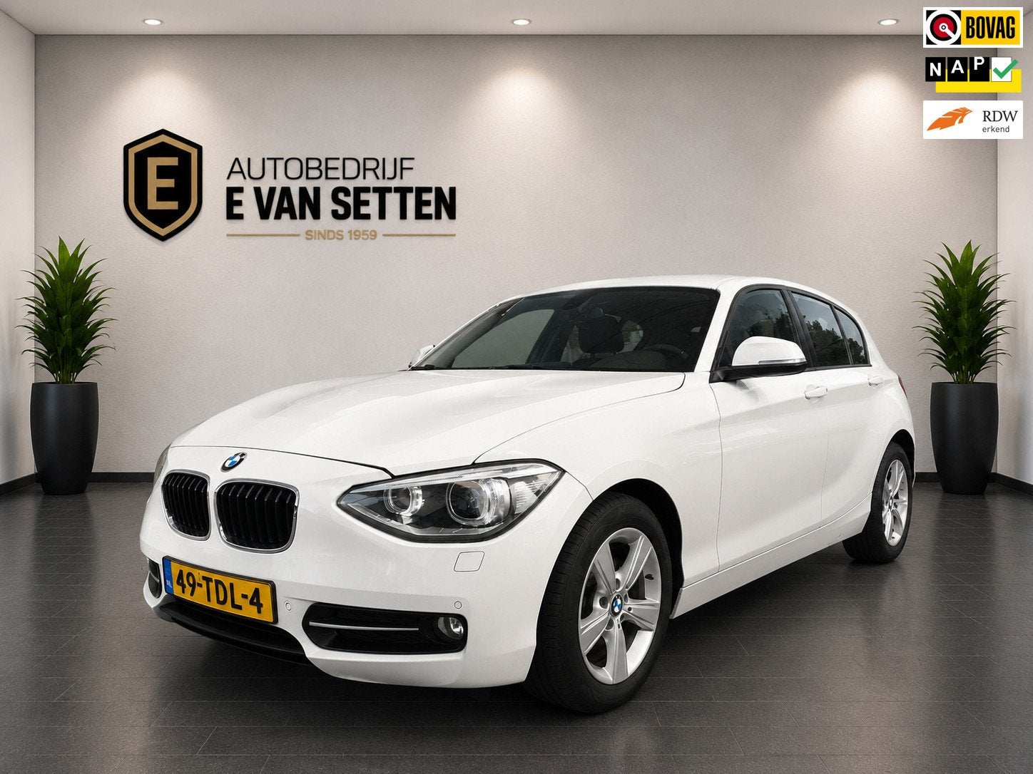 BMW 1-serie 116i Executieve Sport, Euro 5, Gebruikt, Zwart, 4 cilinders