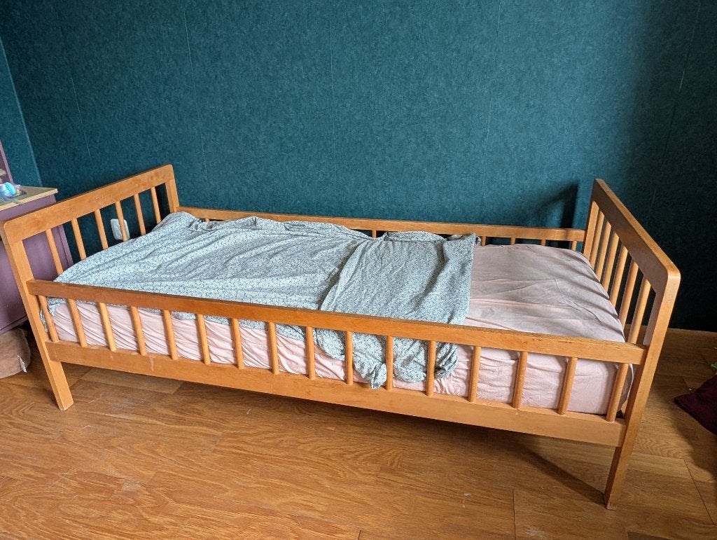 Peuterbed, hout, Gebruikt, 70 tot 85 cm, 140 tot 160 cm, Ophalen