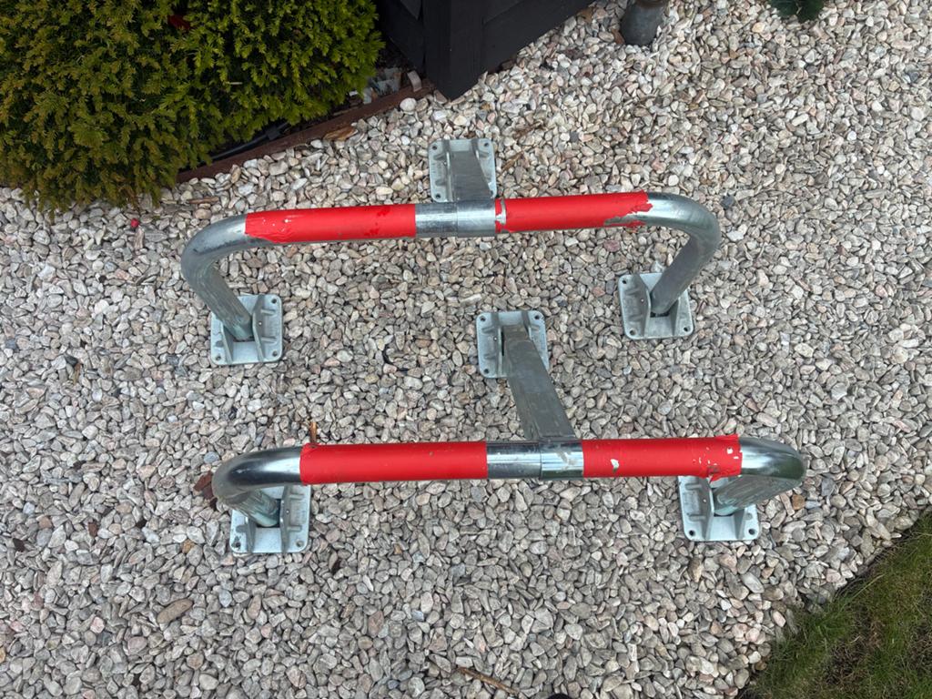 2x Parkeerbeugel / Parkeerplaatsbeveiliger met slot, Ophalen, Gebruikt