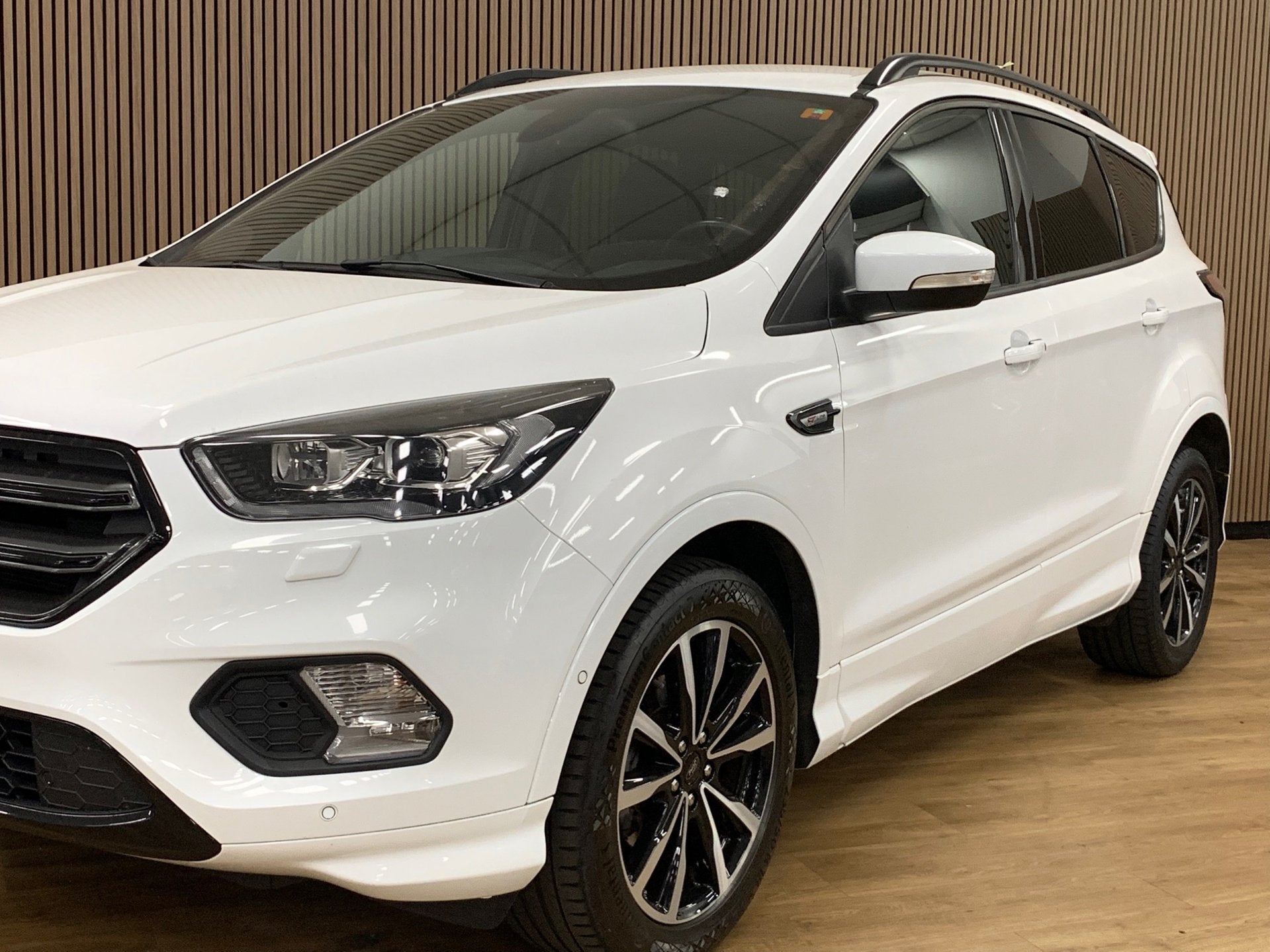 Ford Kuga 1.5 EcoBoost ST Line|118000KM|Navigatie|Climate Co, Auto's, Ford, 4 cilinders, Wit, Bedrijf, Handgeschakeld