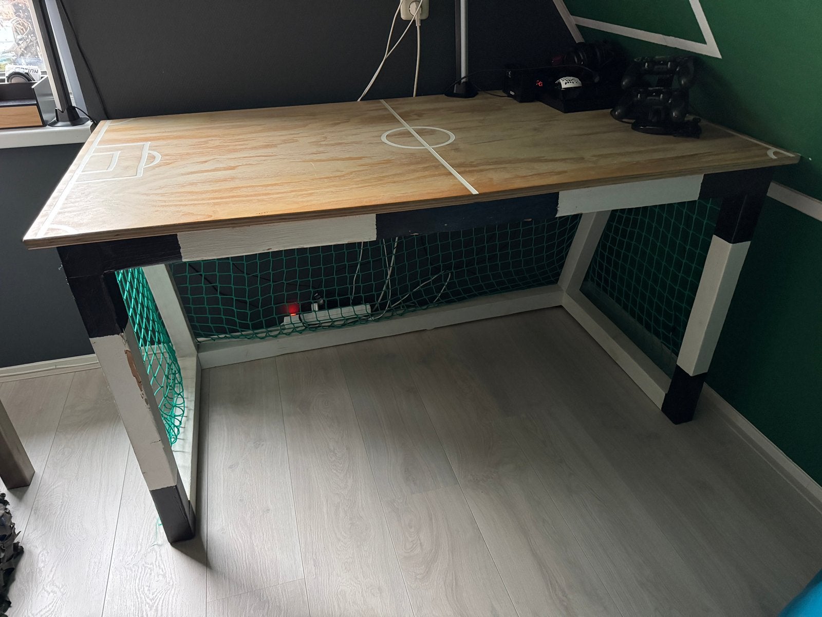 Prachtig en stoer voetbal(goal)bureau, 150 cm, Hout, Kinderbureau, Zo goed als nieuw
