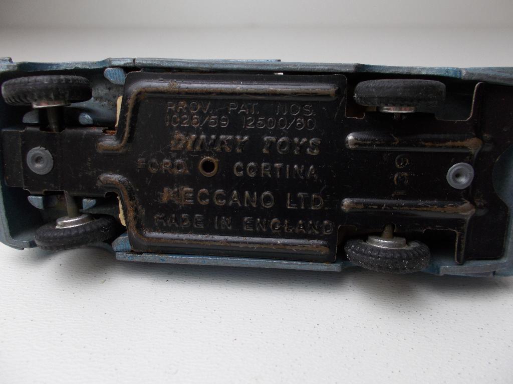 1963 Dinky Toys 139 FORD CORTINA (Opknapper.), Ophalen of Verzenden, Gebruikt, Auto, Dinky Toys