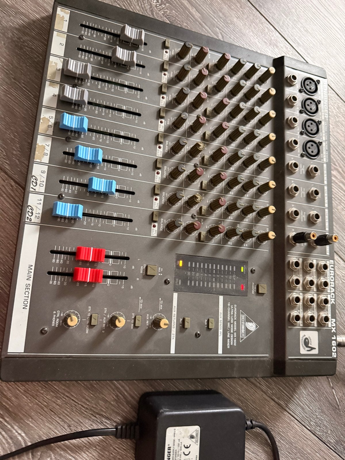 Behringer Eurorack MX 1602 Mengtafel - Compacte Mixer, Ophalen of Verzenden, Gebruikt, 10 tot 20 kanalen, Microfooningang