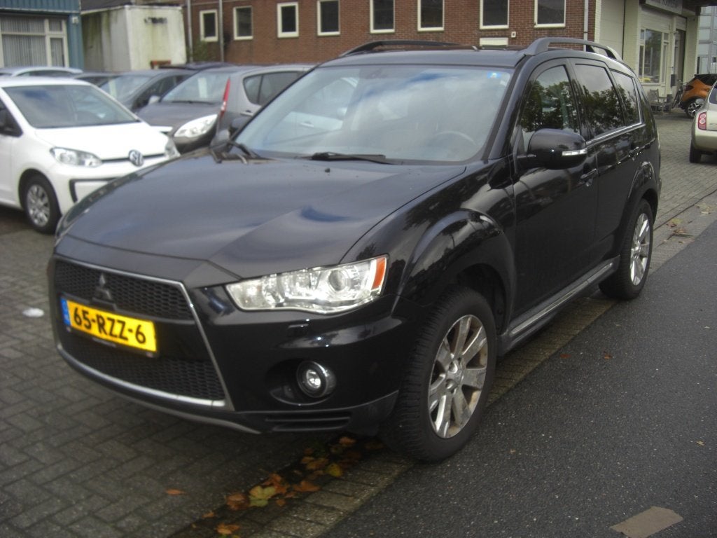 Mitsubishi Outlander 2.0 Instyle, Xenon verlichting, 4 cilinders, Zwart, Bedrijf