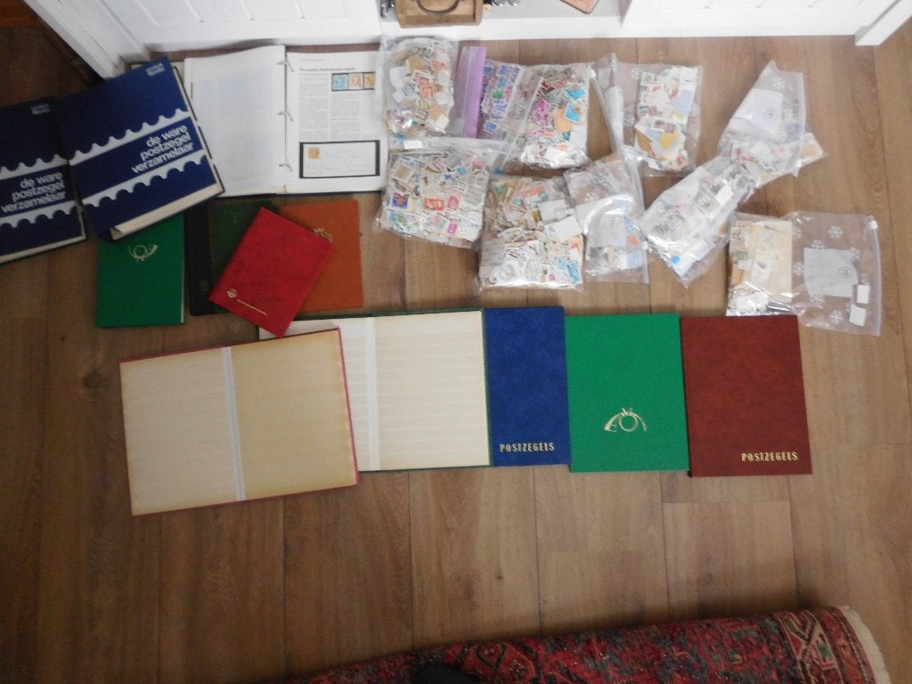 postzegels en albums en info Filatelie, Ophalen of Verzenden, Buitenland