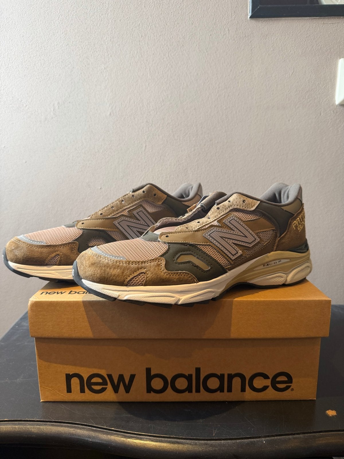 New Balance x Patta 920 - Maat 42,5 - Nieuw in doos, Kleding | Heren, Bruin, Nieuw, Ophalen of Verzenden, Sneakers of Gympen