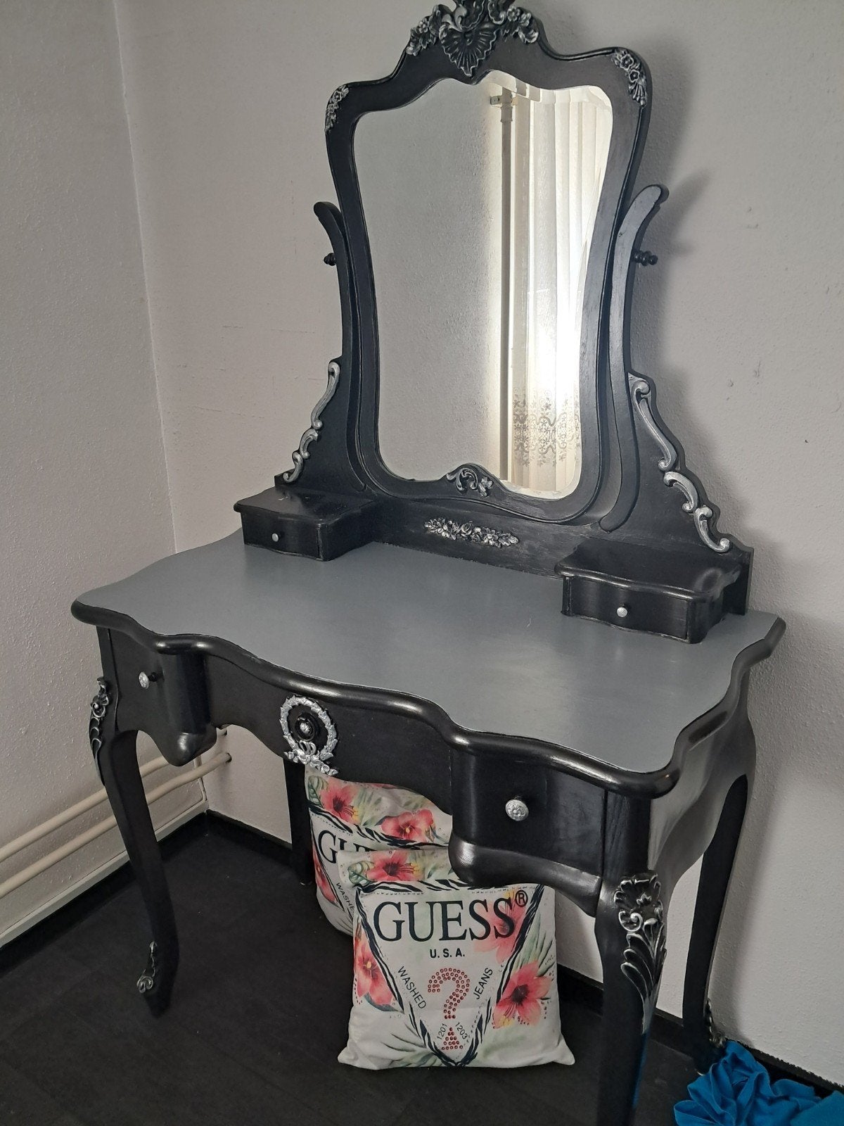 kaptafel. in nette staat met lades, Ophalen, Zo goed als nieuw, 50 tot 100 cm, Minder dan 100 cm
