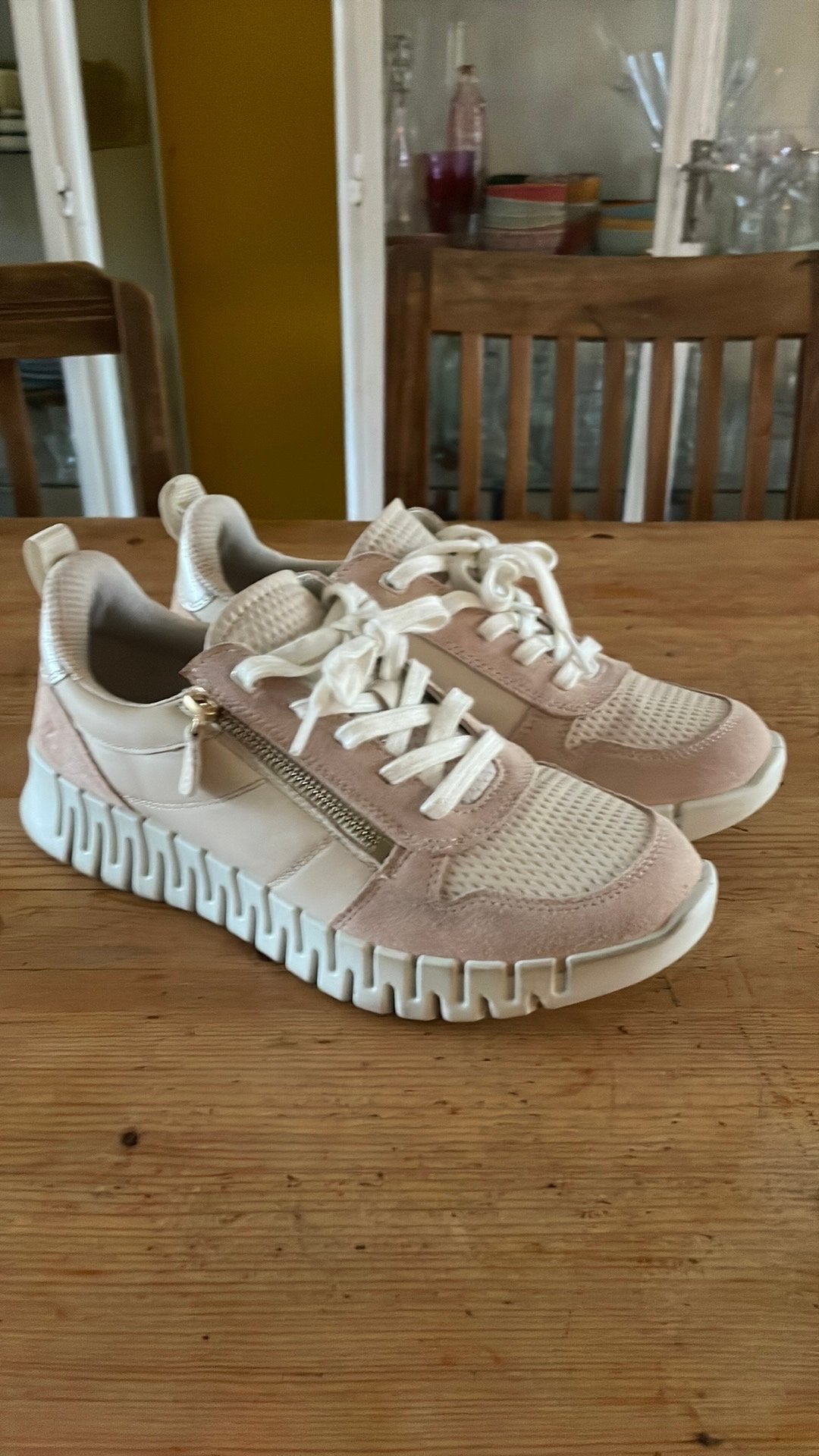 Ecco schoenen nieuw maat 40, Beige, Nieuw, Ophalen of Verzenden, Sneakers of Gympen
