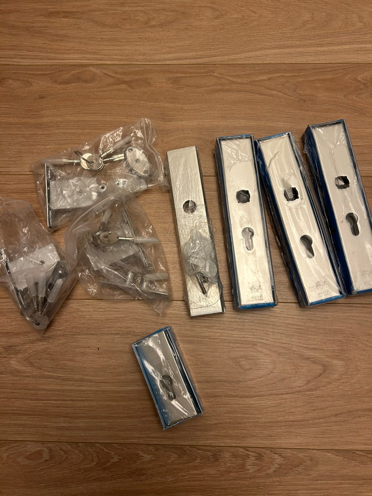 Nieuwe sloten en klinken set, Ophalen of Verzenden, Nieuw, Rvs, Slot