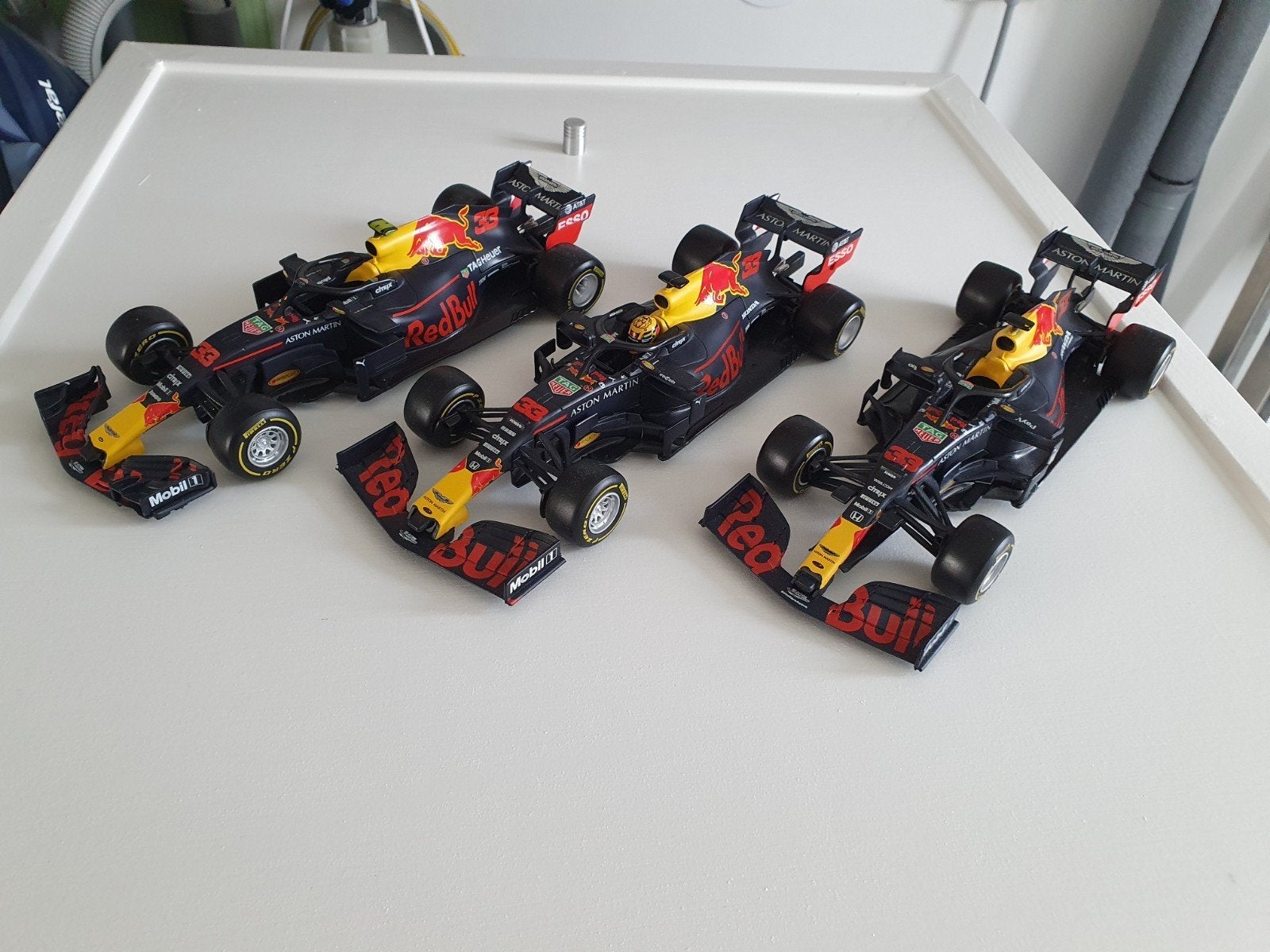 3x Red Bull F1 auto Max Verstappen 1:24 RB14,RB15,RB16, Ophalen, Bburago