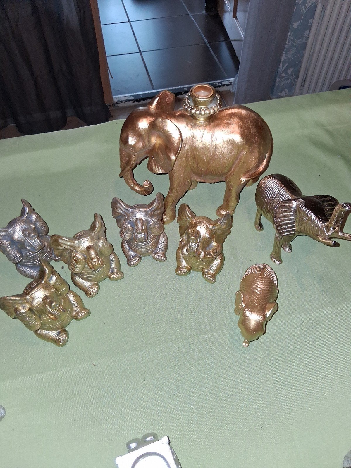 te koop diverse olifanten van diverse soorten materiaal, Ophalen, Figuurtje