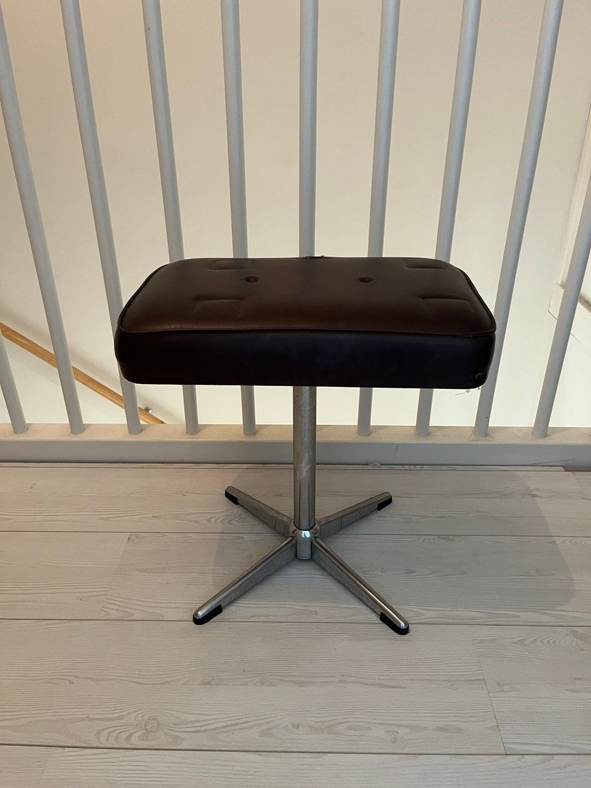 Vintage retro kruk pianokruk jaren 60 70, Huis en Inrichting, Krukjes, Ophalen, In hoogte verstelbaar, Gebruikt, IJzer