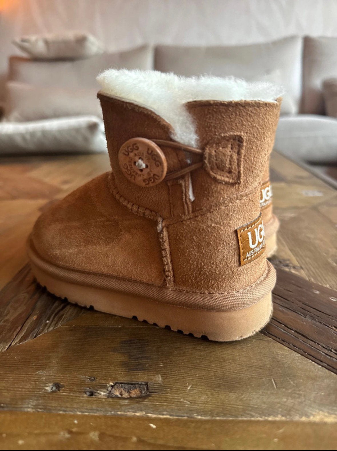 Uggs australia maat 22-25, Ophalen, Zo goed als nieuw, Jongetje of Meisje, Schoentjes