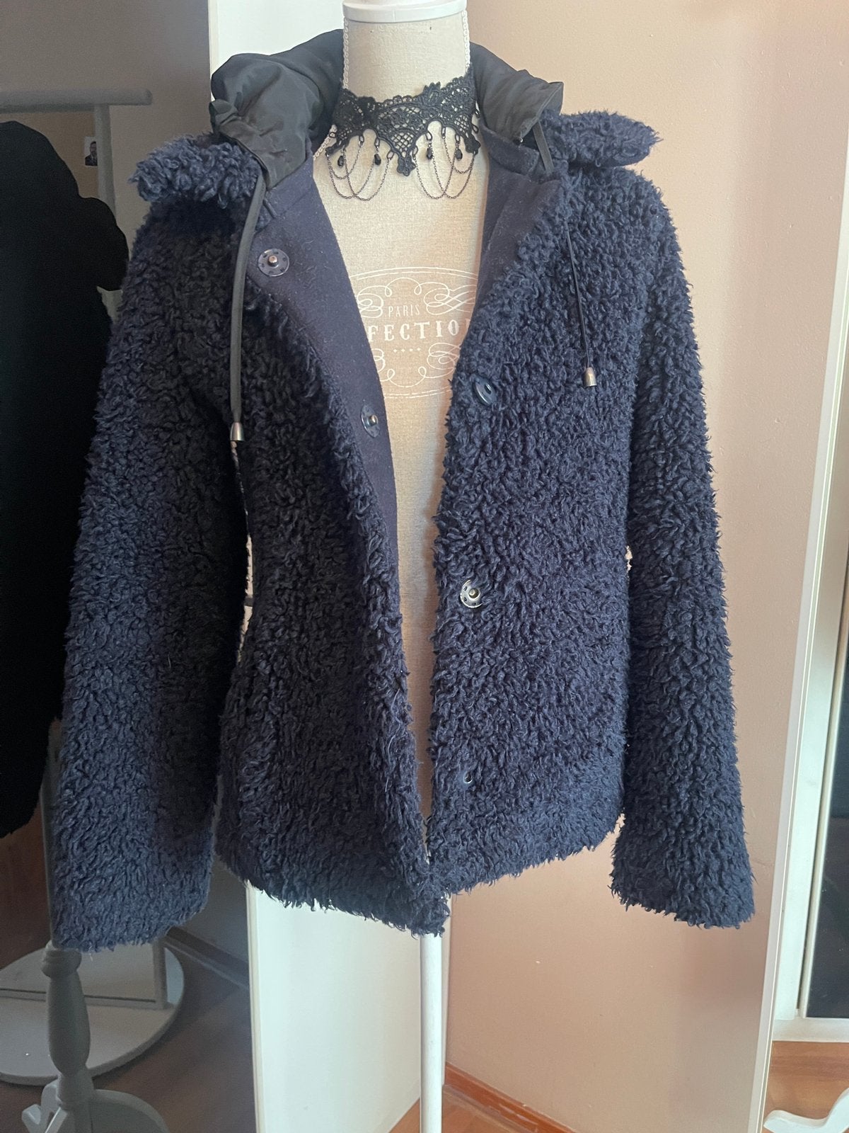 Donkerblauwe teddy jas met capuchon, Kleding | Dames, Ophalen, Zo goed als nieuw, Maat 38/40 (M), Blauw