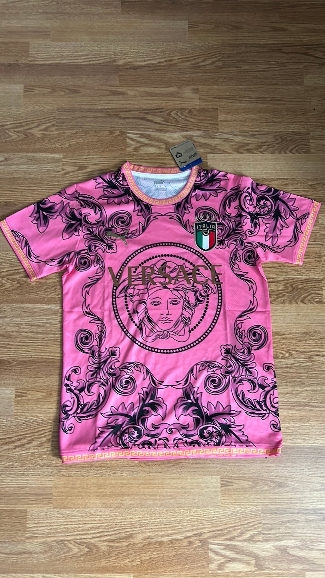Italie puma versace shirt maat M roze met prijskaartje, Ophalen of Verzenden, Nieuw, Maat 48/50 (M), Roze
