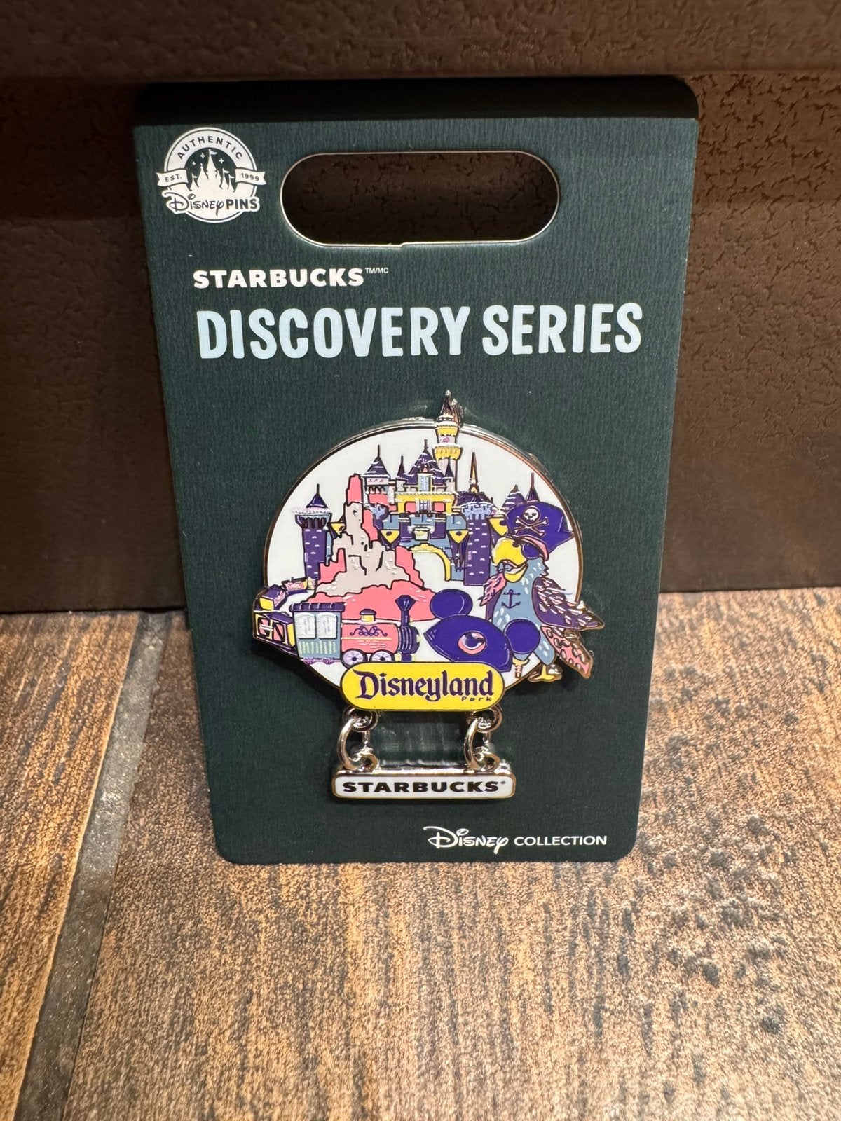 Starbucks x Disneyland Discovery Series Pin, Ophalen of Verzenden, Overige figuren, Nieuw, Overige typen