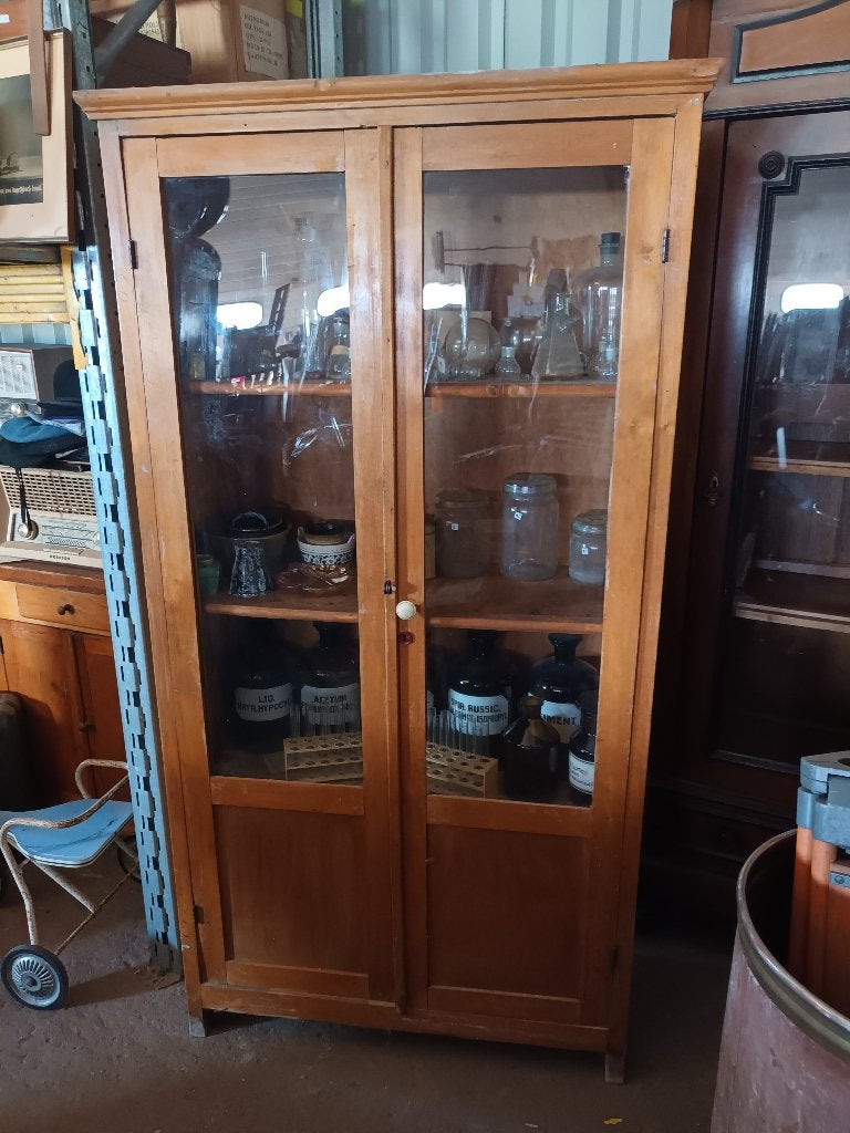 Oude rustieke grenen servieskast / boekenkast, Huis en Inrichting, Kasten | Vitrinekasten, Ophalen, Glas, 50 tot 100 cm, Nvt