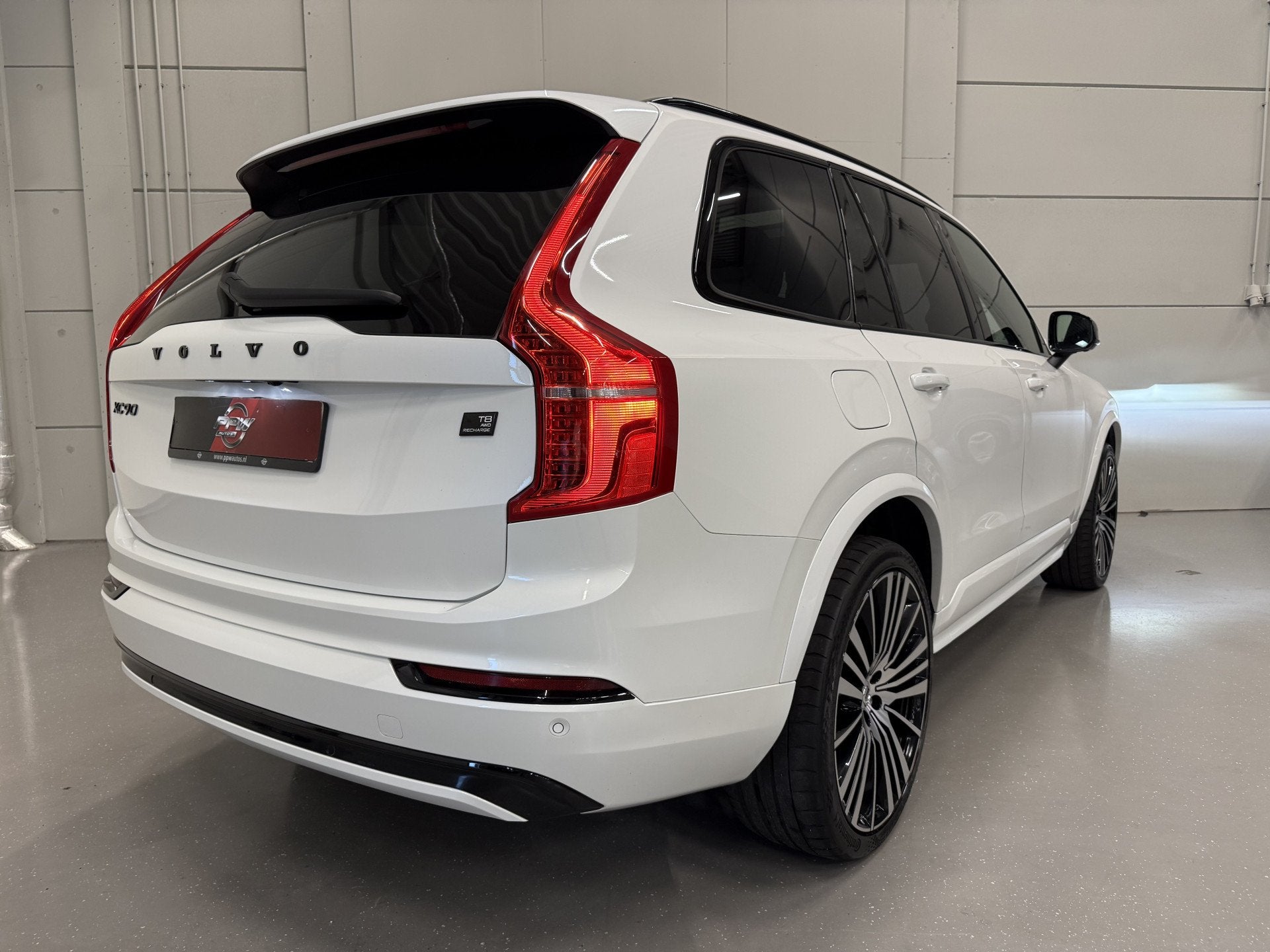 Foto 7 van Volvo XC90 T8 Recharge AWD R-Design PANO/TREKHAAK/SOH 93,7%/