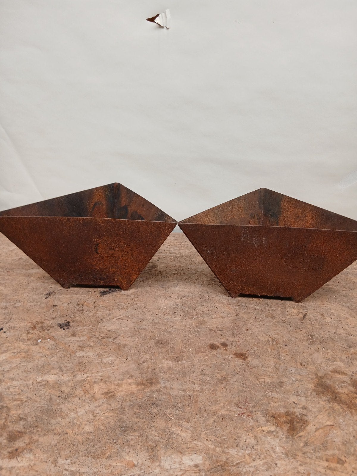 2 Vuurschalen 46x46x24 cm - Roestbruin Design, Tuin en Terras, Gebruikt, Ophalen of Verzenden, Onbekend, Onbekend