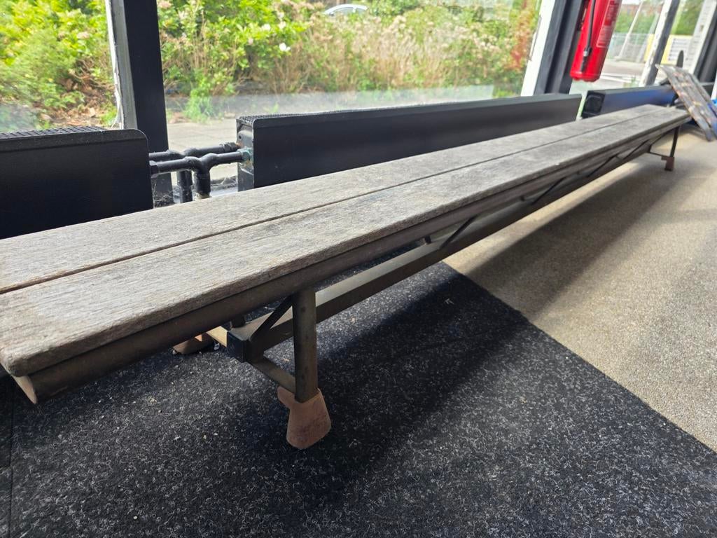 Opgeknapte gymbank - 360 cm lang, Ophalen, Minder dan 50 cm, 125 cm of meer, Zo goed als nieuw